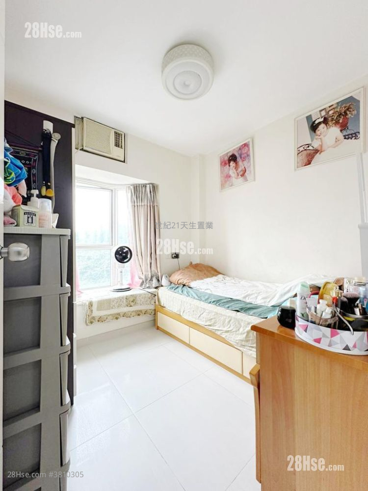 Dragon Inn Court Sell 5+ Bedrooms , 3 Bathrooms 970 ft²