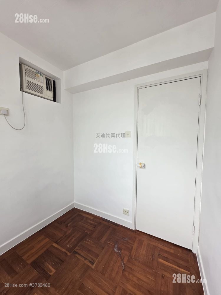 Fife Court Rental 2 Bedrooms , 1 Bathroom 310 ft²