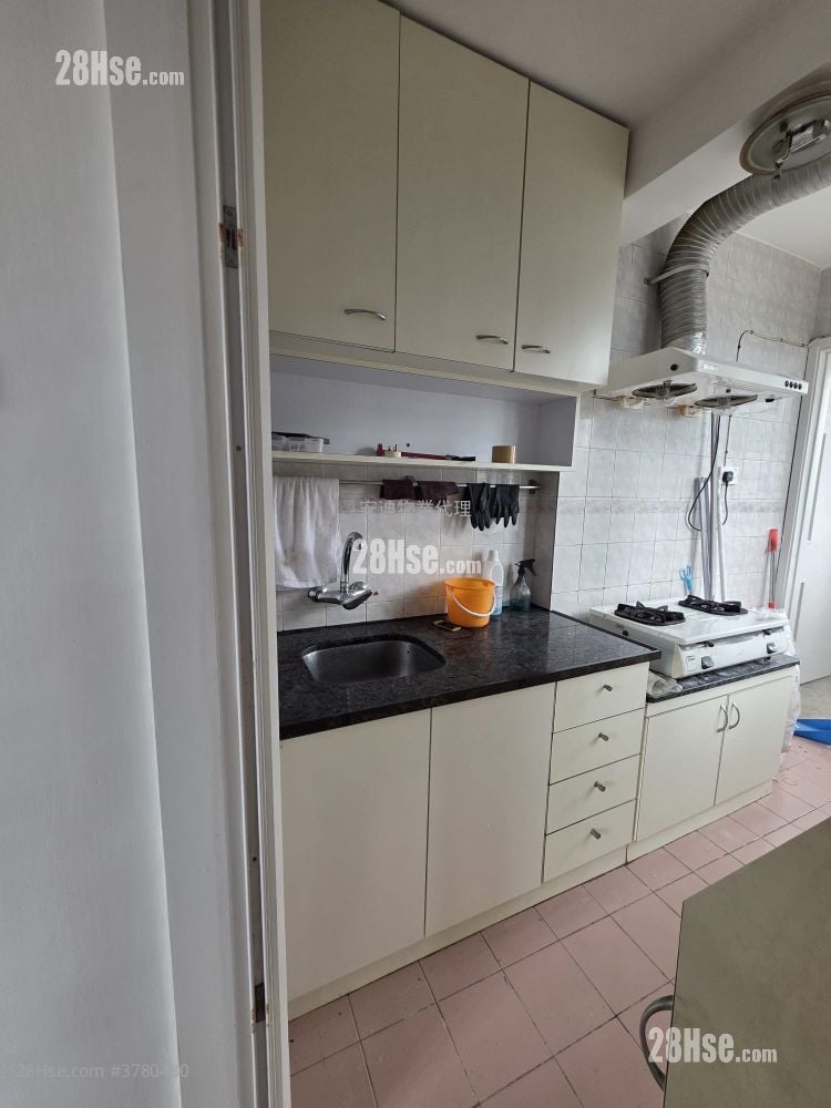 Fife Court Rental 2 Bedrooms , 1 Bathroom 310 ft²