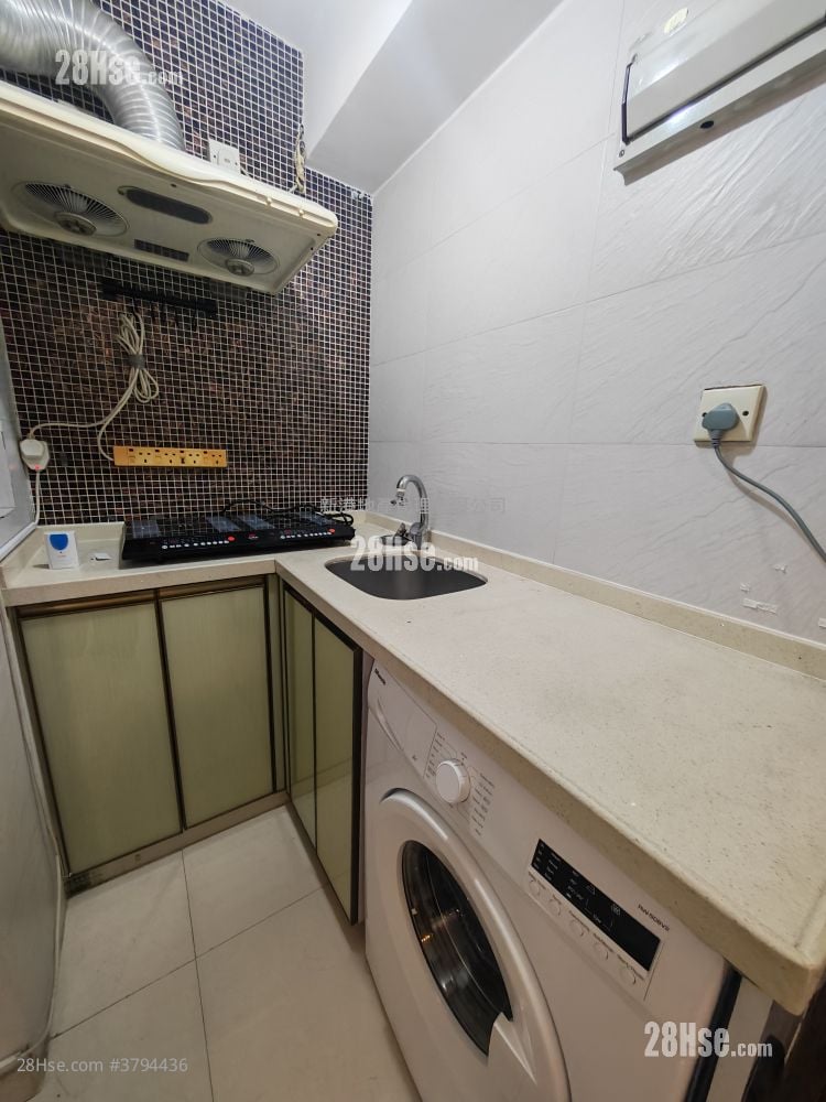 Full Wing Building Rental Studio , 1 Bathroom 219 ft²