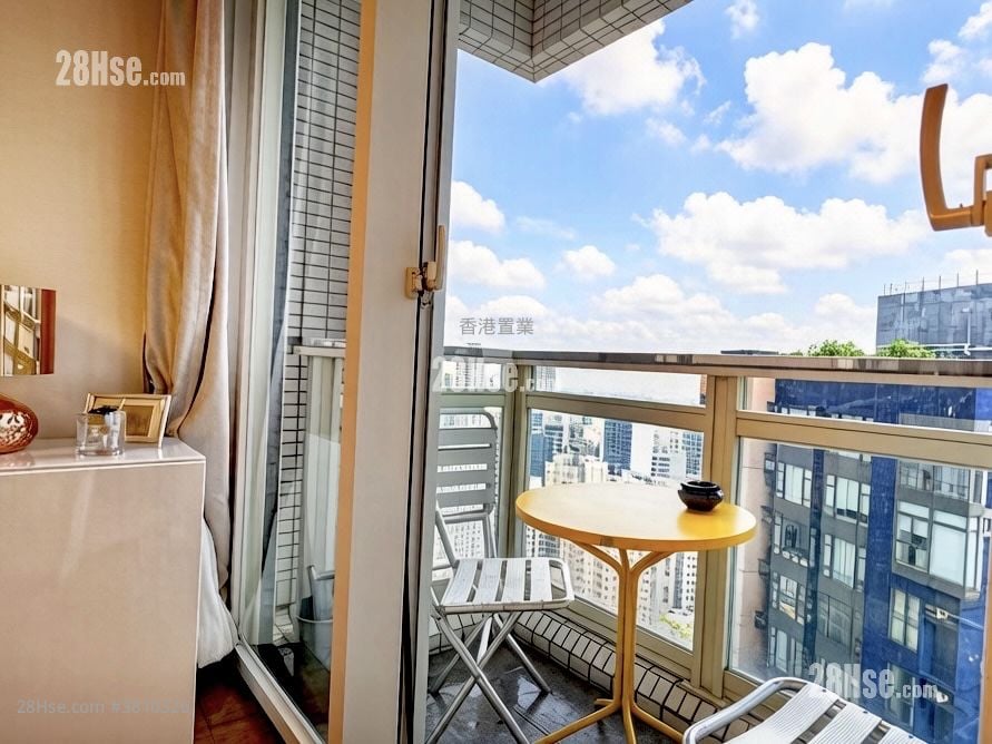 Centre Stage Rental 3 Bedrooms , 1 Bathroom 628 ft²