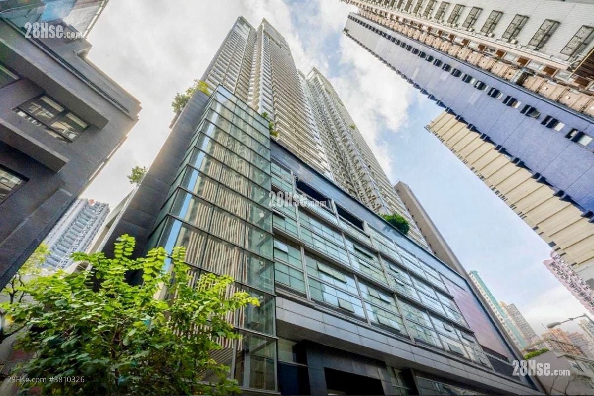 Centre Stage Rental 3 Bedrooms , 1 Bathroom 628 ft²