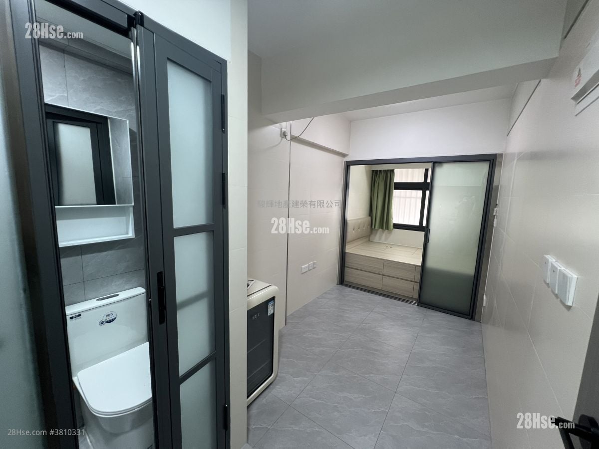 Lee Shing Mansion Rental 180 ft²