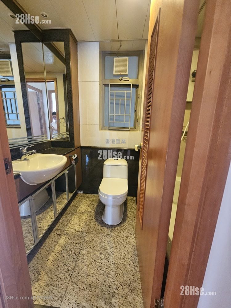 The Grandiose Rental 3 Bedrooms , 1 Bathroom 619 ft²