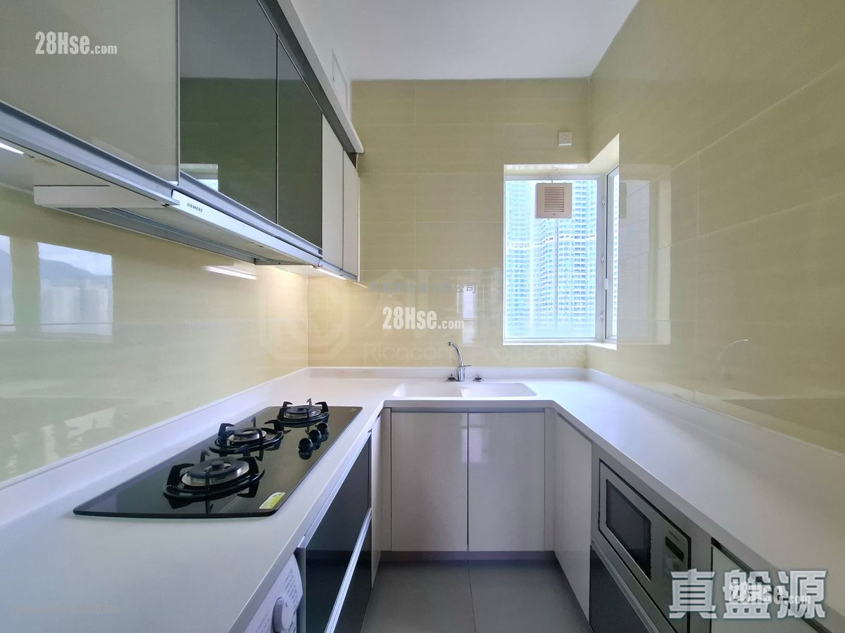 Coastal Skyline Sell 3 Bedrooms , 2 Bathrooms 749 ft²