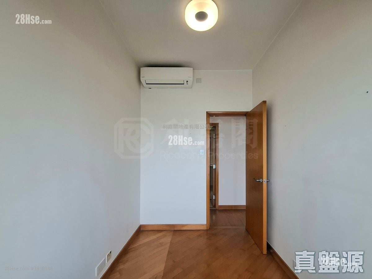 Coastal Skyline Sell 3 Bedrooms , 2 Bathrooms 749 ft²