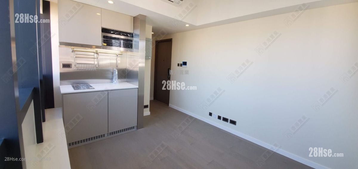 Enchantee Sell Studio , 1 Bathroom 177 ft²