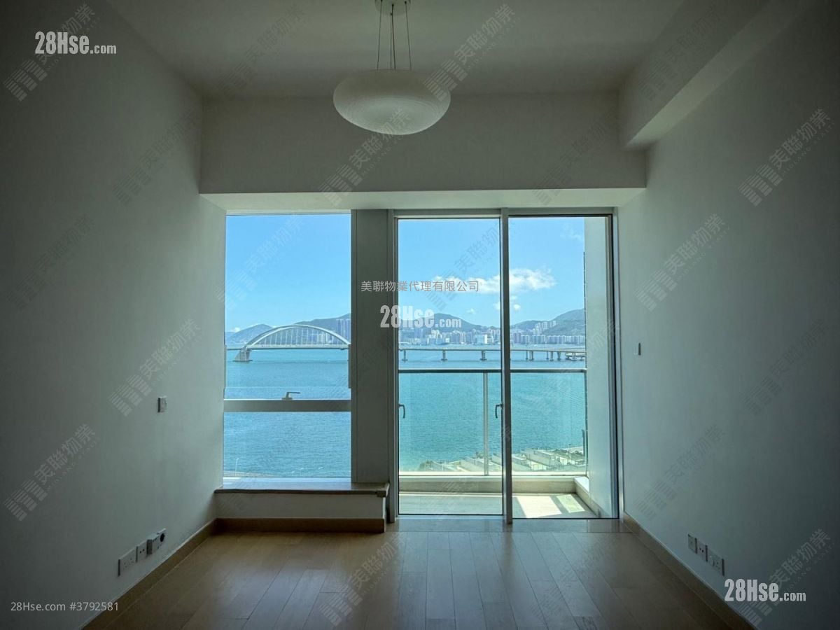 Monterey Rental 3 Bedrooms , 2 Bathrooms 887 ft²