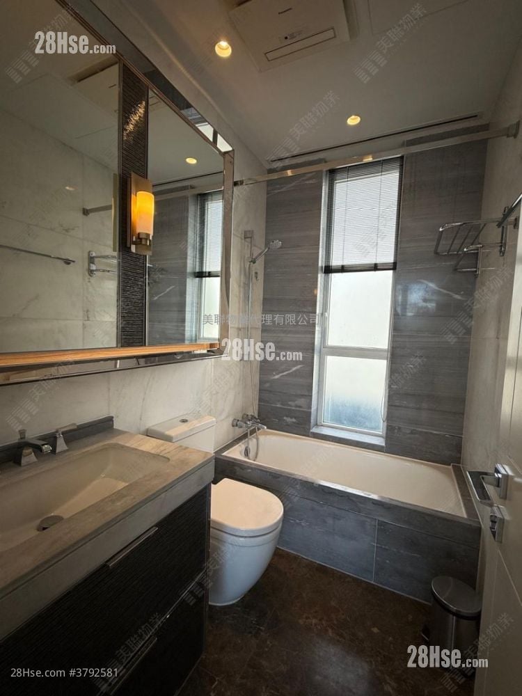 Monterey Rental 3 Bedrooms , 2 Bathrooms 887 ft²