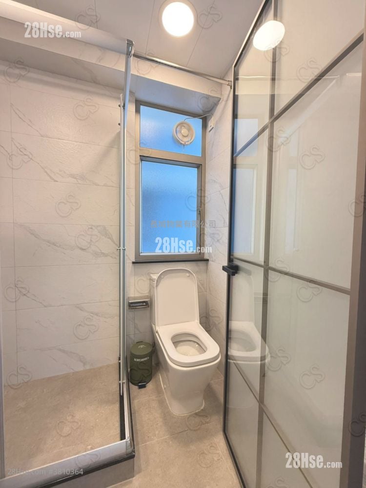 嘉荣大厦 租盘 2 房 , 1 浴室 325 平方尺