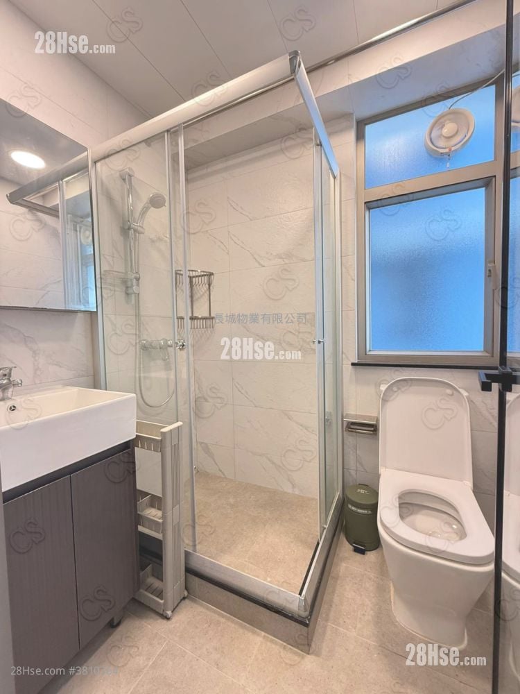 嘉荣大厦 租盘 2 房 , 1 浴室 325 平方尺