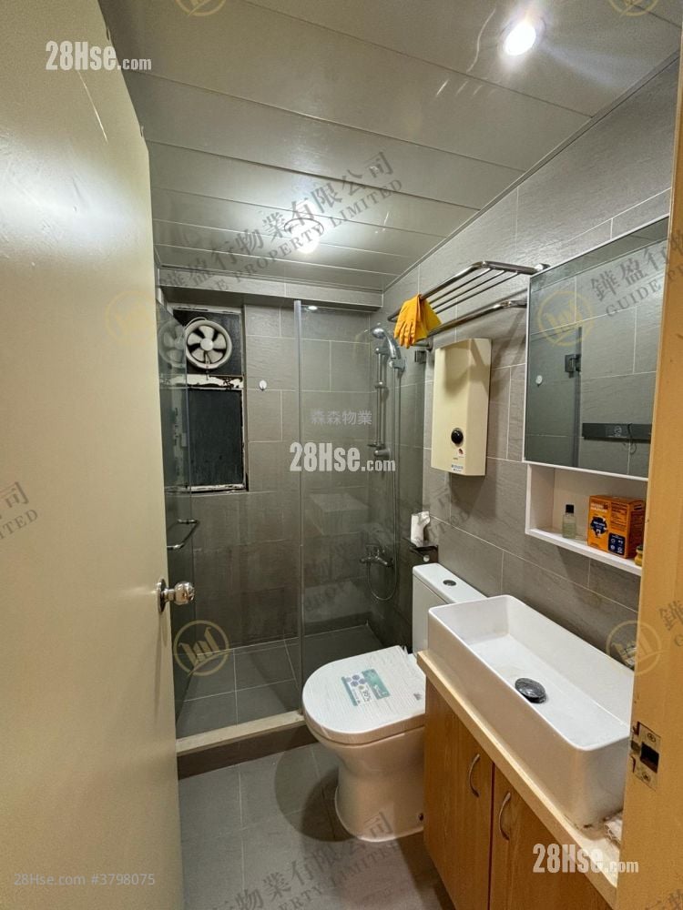 Westlands Court Rental 2 Bedrooms , 1 Bathroom 379 ft²