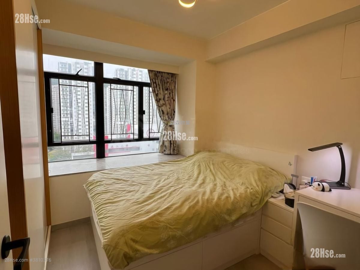 Kornhill Sell 3 Bedrooms , 2 Bathrooms 685 ft²