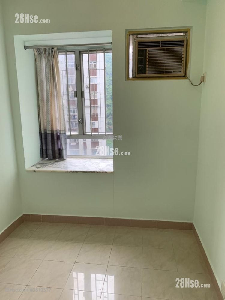 Westlands Court Sell 2 Bedrooms , 1 Bathroom 384 ft²