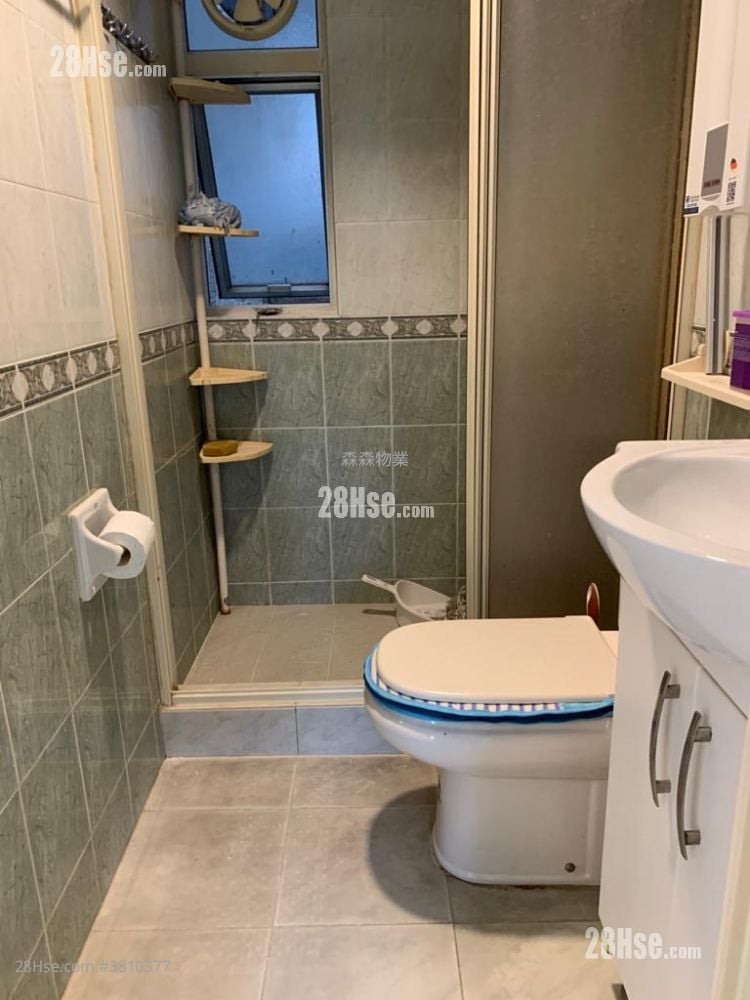 Westlands Court Sell 2 Bedrooms , 1 Bathroom 384 ft²