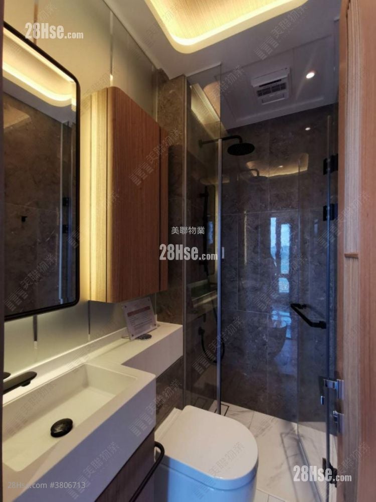 The Vantage Sell 2 Bedrooms 381 ft²