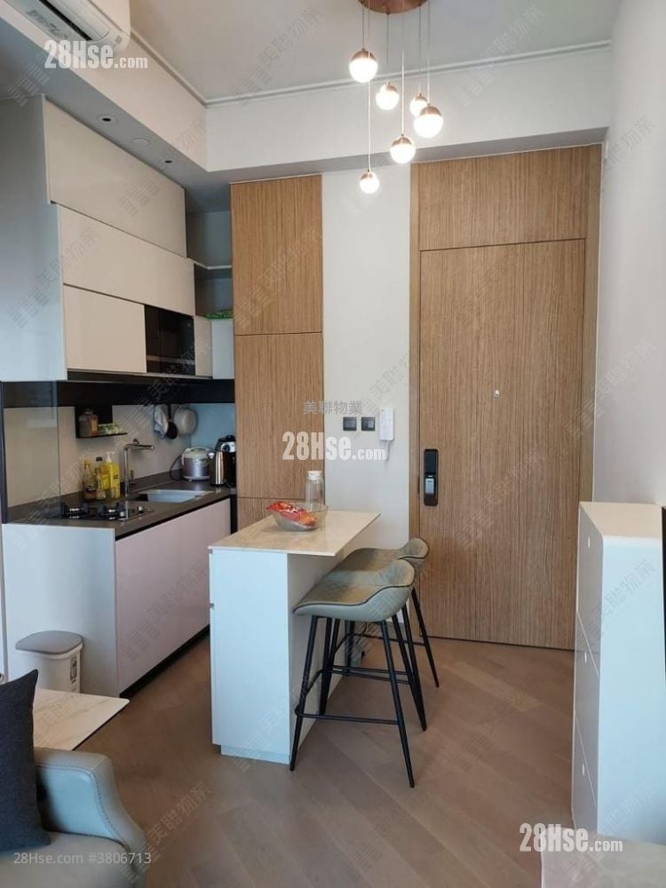 The Vantage Sell 2 Bedrooms 381 ft²