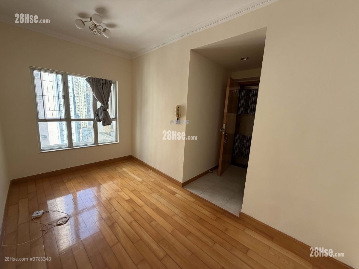 Ko Nga Court Rental 2 Bedrooms , 1 Bathroom 365 ft²