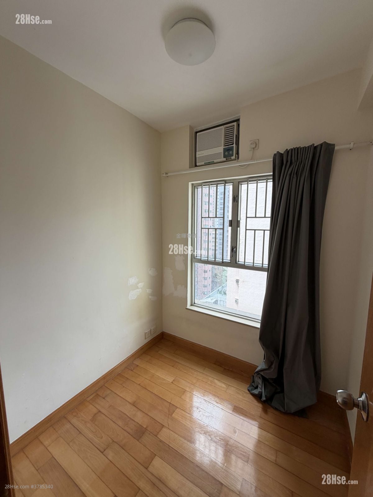 Ko Nga Court Rental 2 Bedrooms , 1 Bathroom 365 ft²