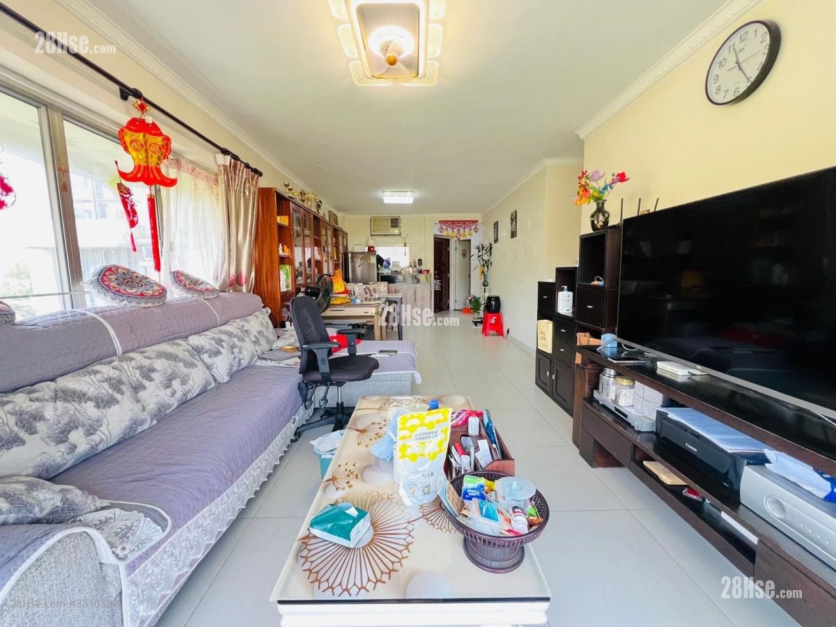 Dragon Inn Court Sell 4 Bedrooms , 3 Bathrooms 970 ft²