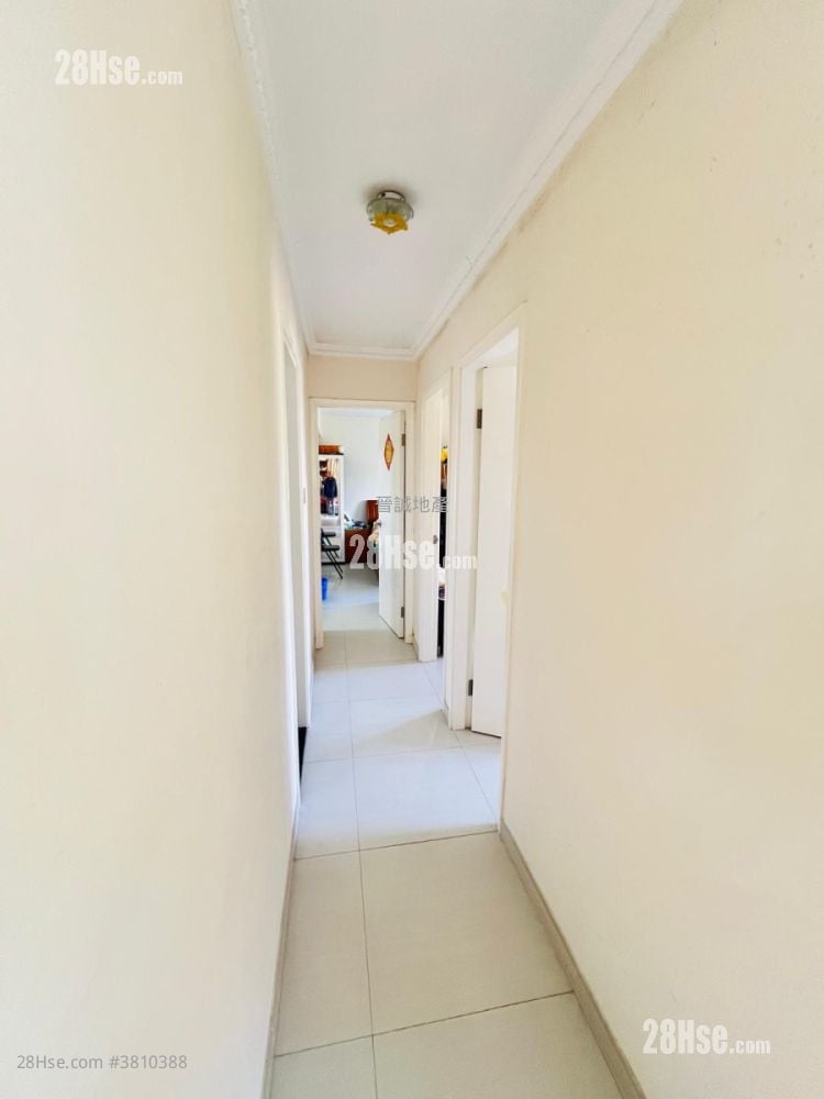 Dragon Inn Court Sell 4 Bedrooms , 3 Bathrooms 970 ft²