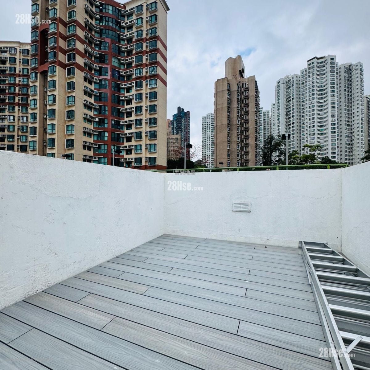 Aquamarine Garden Sell 4 Bedrooms , 4 Bathrooms 1,481 ft²