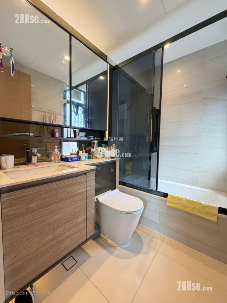 The Bloomsway Sell 3 Bedrooms , 2 Bathrooms 839 ft²