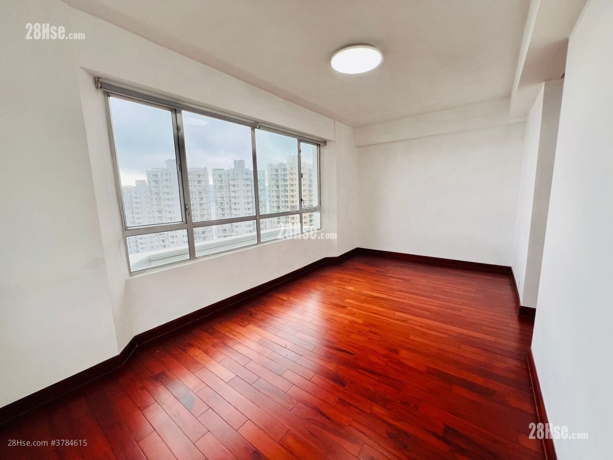 Hong Kong Garden Sell 3 Bedrooms , 2 Bathrooms 792 ft²