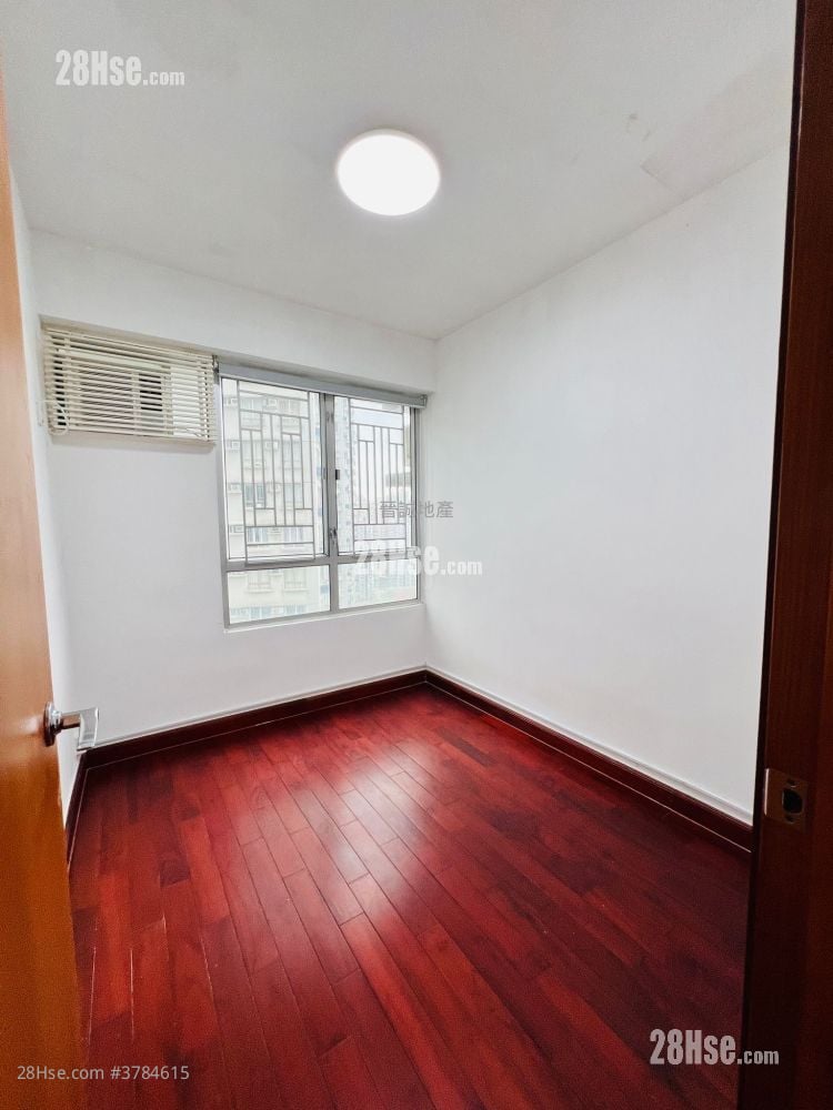 Hong Kong Garden Sell 3 Bedrooms , 2 Bathrooms 792 ft²