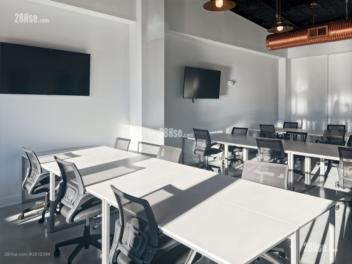 Centre Parc Rental 59,510 ft²