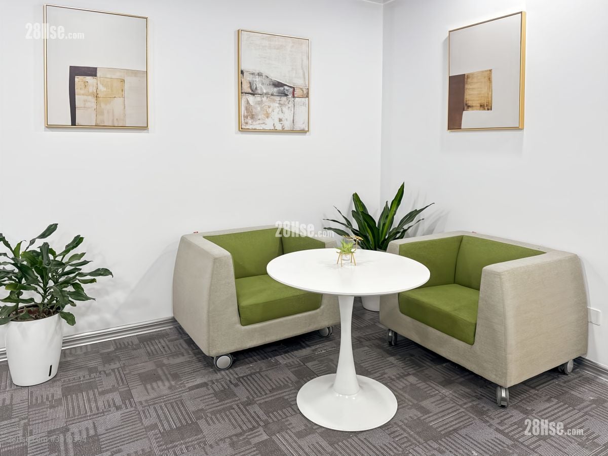 Centre Parc Rental 59,510 ft²