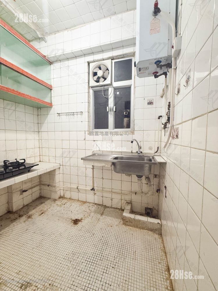 Yick Fat Building Sell 3 Bedrooms , 1 Bathroom 389 ft²