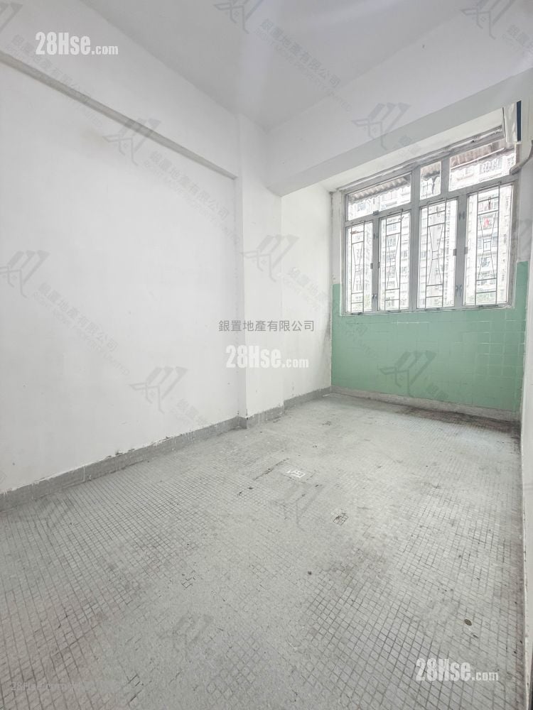 Yick Fat Building Sell 3 Bedrooms , 1 Bathroom 389 ft²