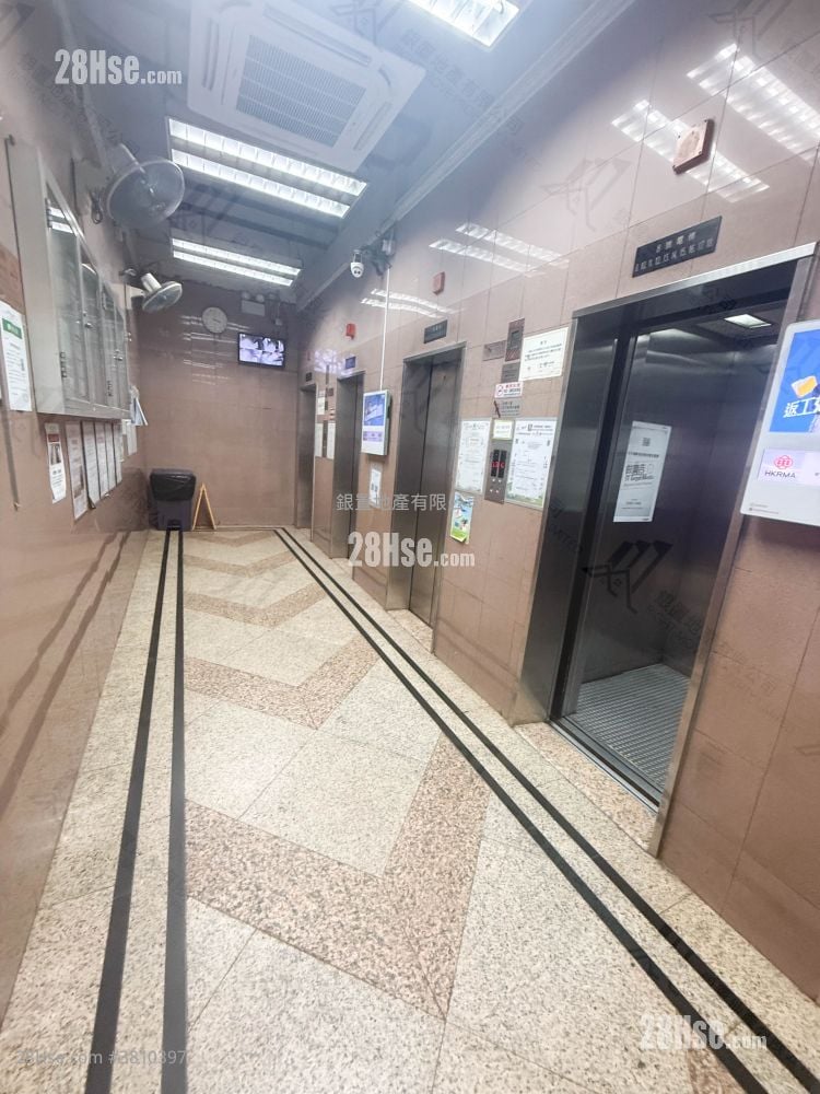 Yick Fat Building Sell 3 Bedrooms , 1 Bathroom 389 ft²