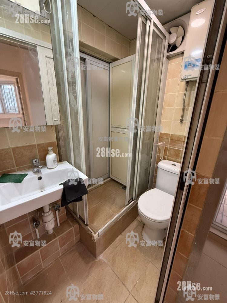 Lai Po Building Sell 2 Bedrooms , 1 Bathroom 262 ft²