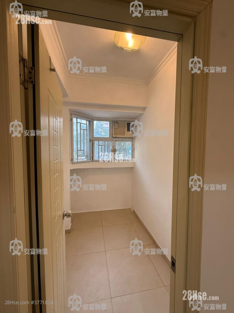 Lai Po Building Sell 2 Bedrooms , 1 Bathroom 262 ft²