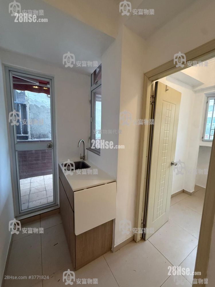 Lai Po Building Sell 2 Bedrooms , 1 Bathroom 262 ft²
