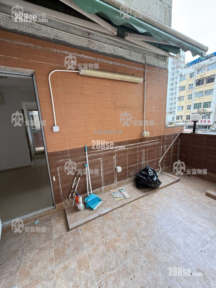 Lai Po Building Sell 2 Bedrooms , 1 Bathroom 262 ft²