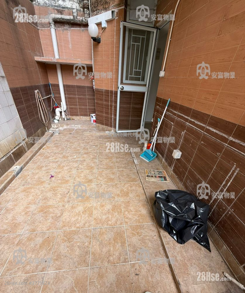 Lai Po Building Sell 2 Bedrooms , 1 Bathroom 262 ft²
