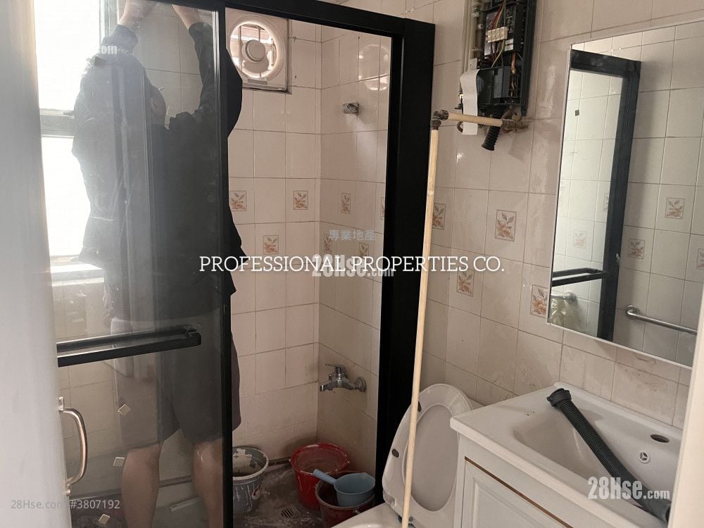 Dragonfair Garden Rental 3 Bedrooms , 1 Bathroom 465 ft²