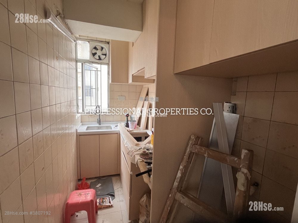 Dragonfair Garden Rental 3 Bedrooms , 1 Bathroom 465 ft²