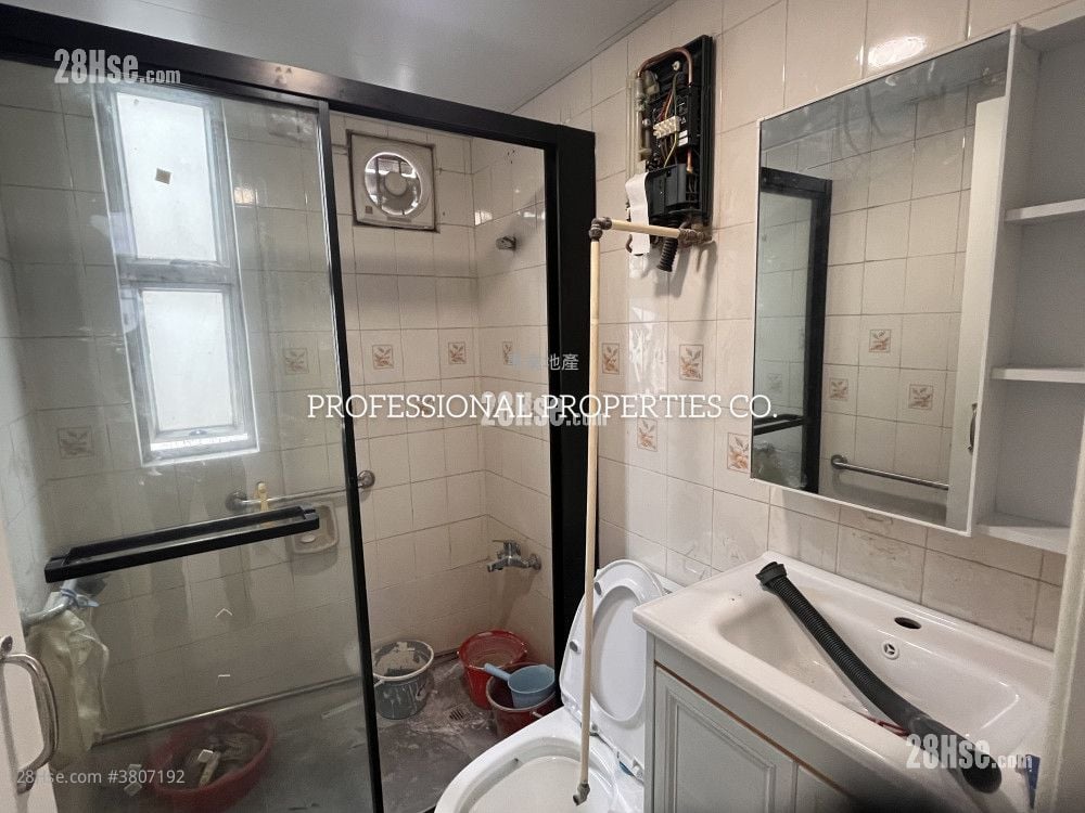 Dragonfair Garden Rental 3 Bedrooms , 1 Bathroom 465 ft²