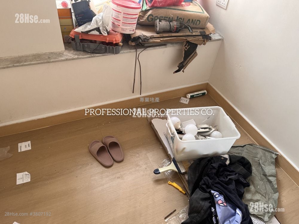 Dragonfair Garden Rental 3 Bedrooms , 1 Bathroom 465 ft²