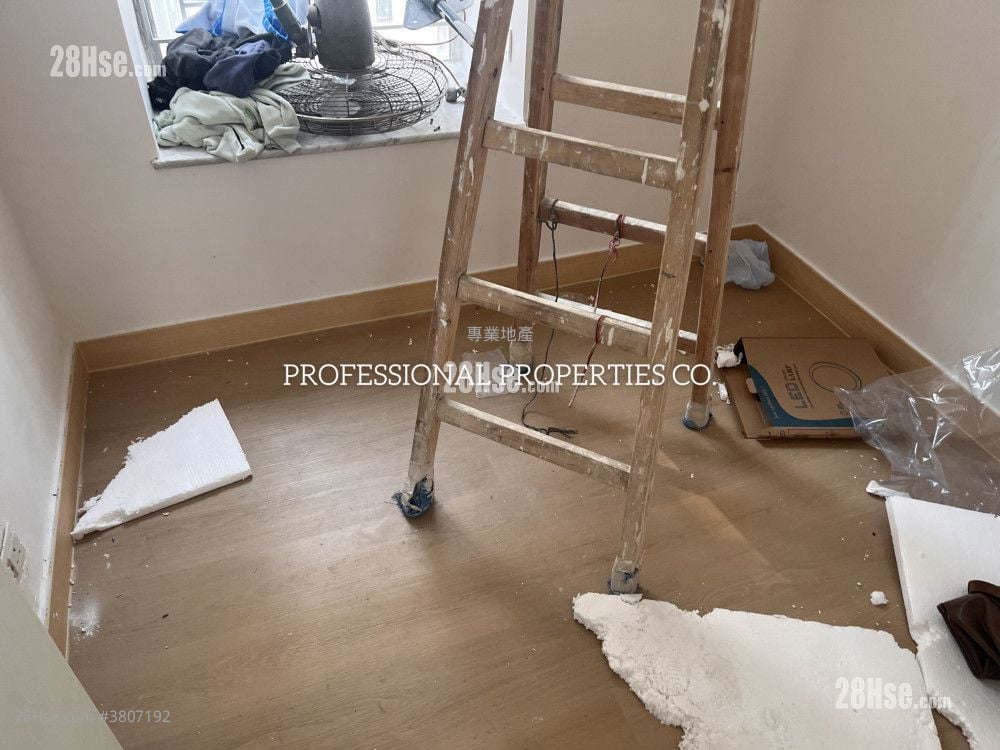 Dragonfair Garden Rental 3 Bedrooms , 1 Bathroom 465 ft²