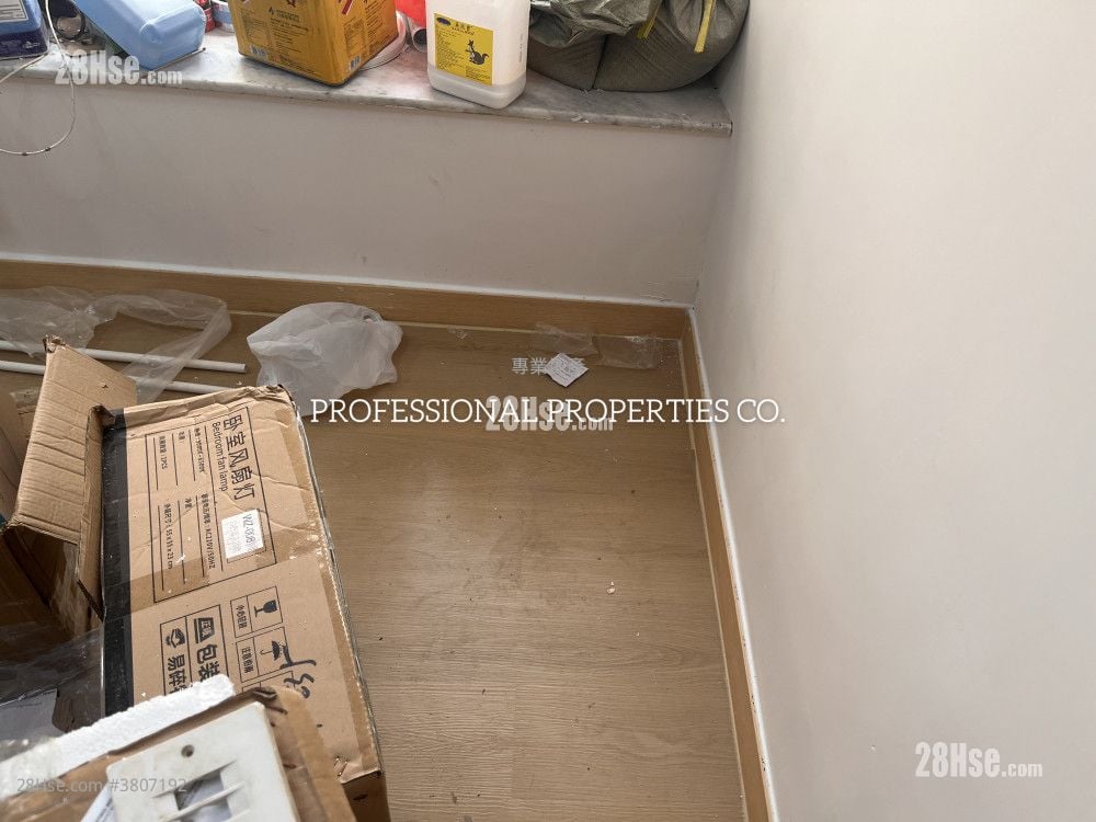 Dragonfair Garden Rental 3 Bedrooms , 1 Bathroom 465 ft²