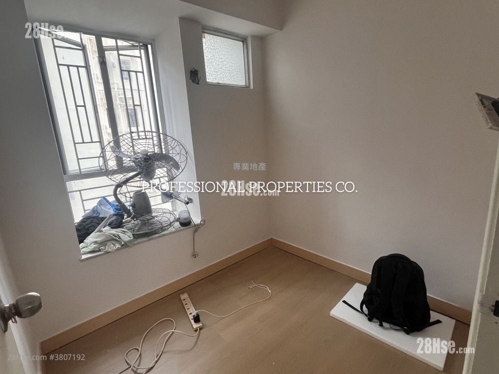 Dragonfair Garden Rental 3 Bedrooms , 1 Bathroom 465 ft²