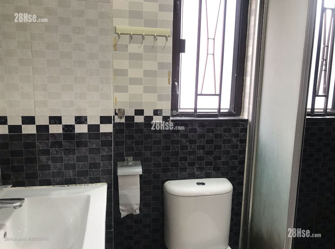 Tak Lee Building Sell 2 Bedrooms , 1 Bathroom 423 ft²
