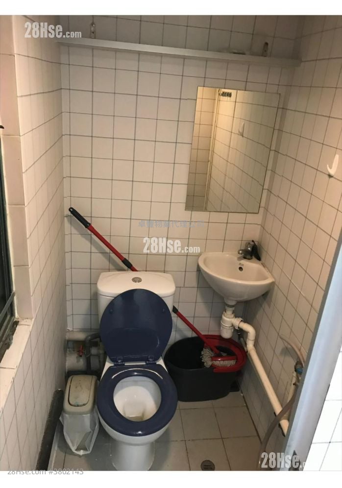 Premier Centre Rental 1 Bedroom , 1 Toilet 618 ft²