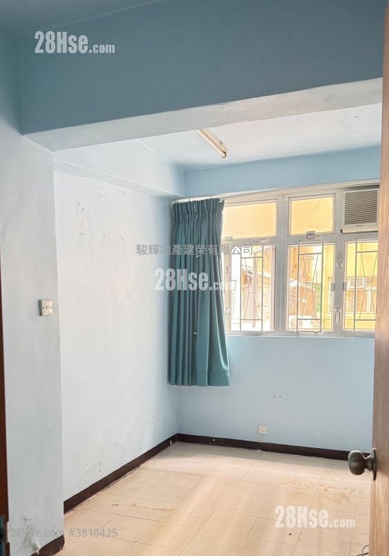 Kwong Fung Building Sell 3 Bedrooms , 1 Bathroom 407 ft²