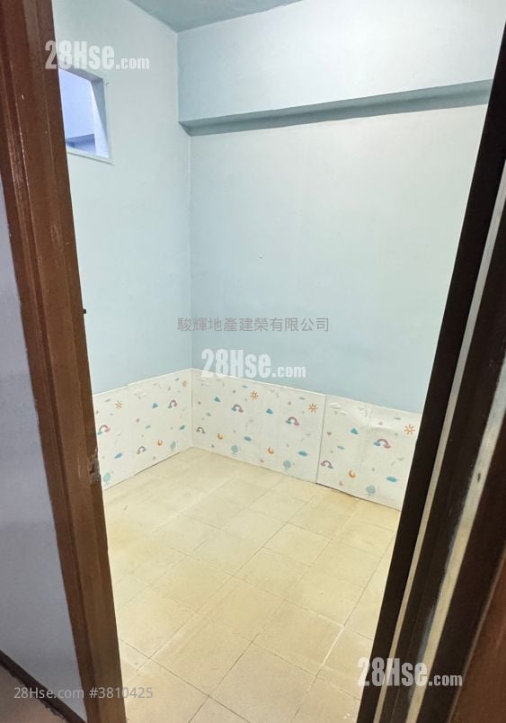 Kwong Fung Building Sell 3 Bedrooms , 1 Bathroom 407 ft²
